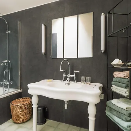 Bright And Cosy House Mande